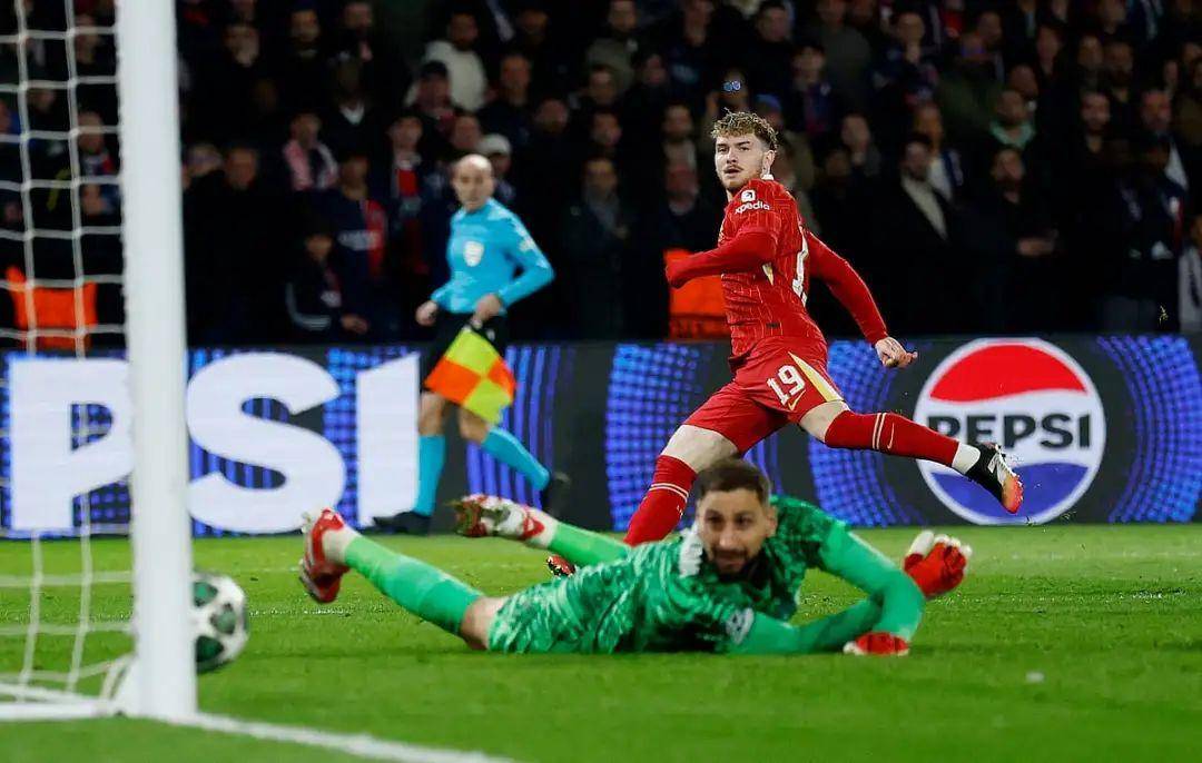 赛场绝杀瞬间,球员飒爽英姿震撼全场的简单介绍 赛场绝杀瞬间,球员飒爽英姿震撼全场的简单介绍