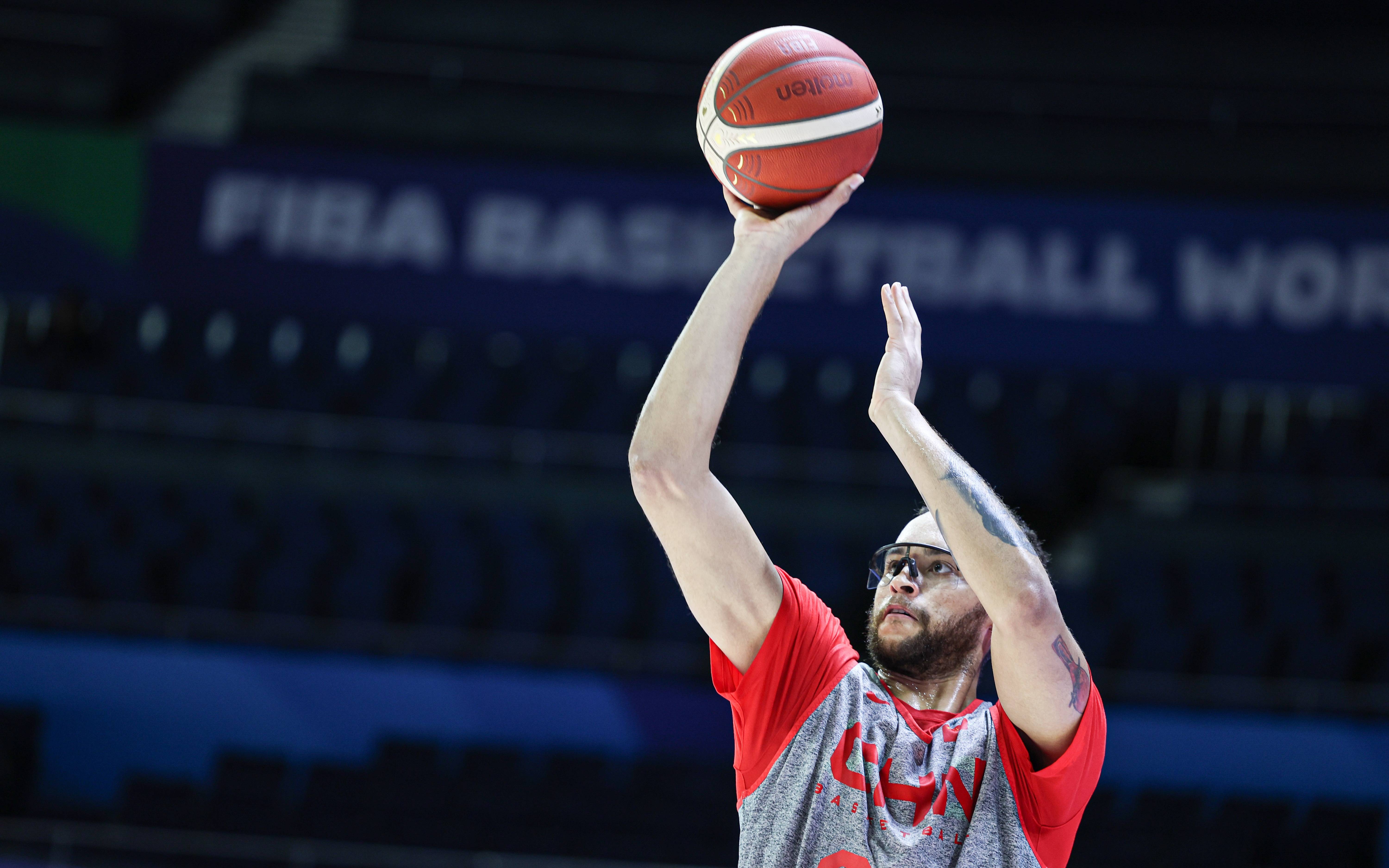 塞尔维亚队在比赛中遭遇对手反扑 塞尔维亚队在比赛中遭遇对手反扑