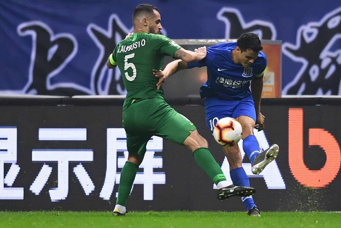 外援大爆发,助球队逆转战胜劲敌 外援大爆发,助球队逆转战胜劲敌