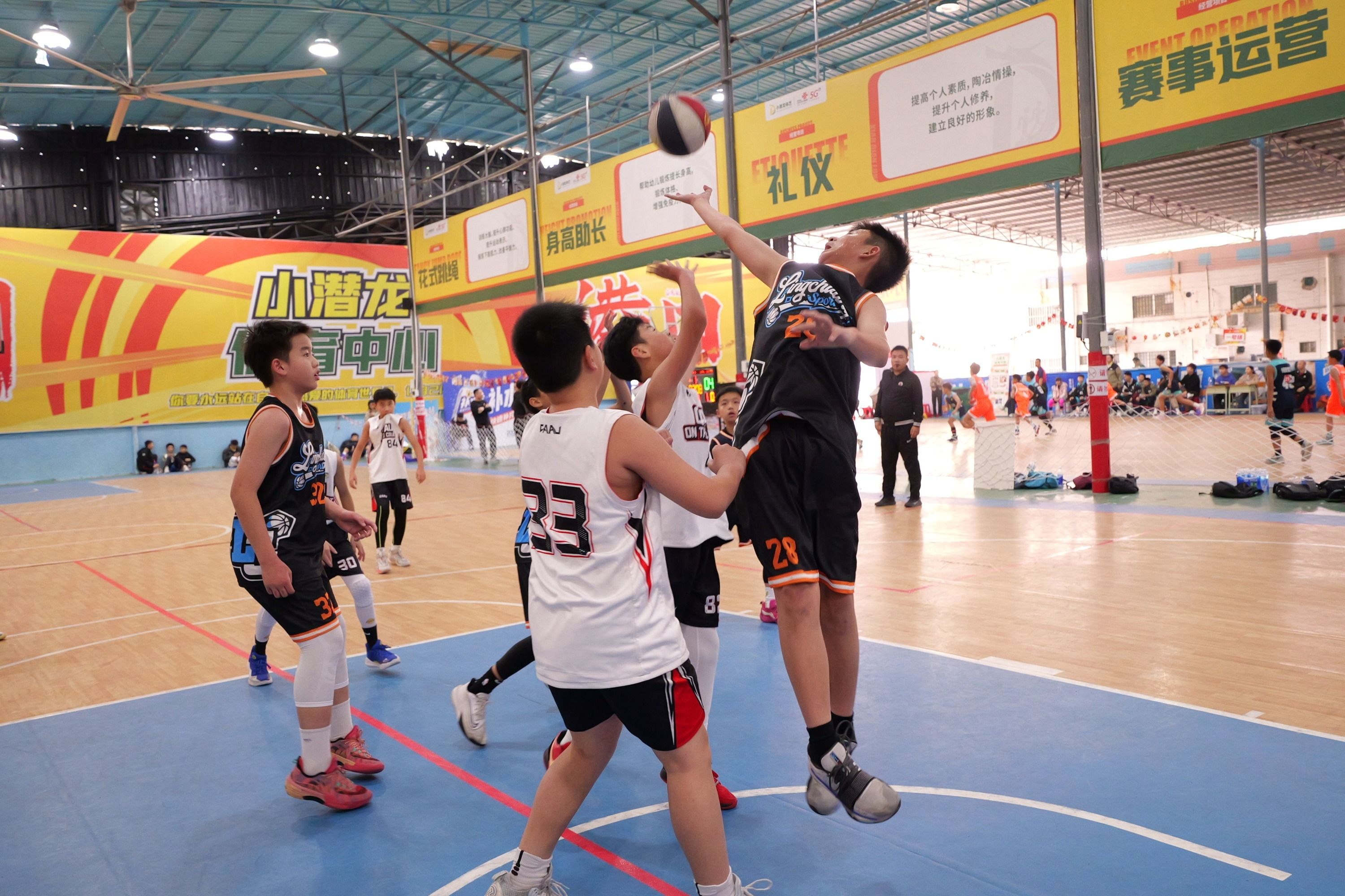 包含亚洲篮球赛事决出强劲球队,比赛进程精彩纷呈的词条 包含亚洲篮球赛事决出强劲球队,比赛进程精彩纷呈的词条