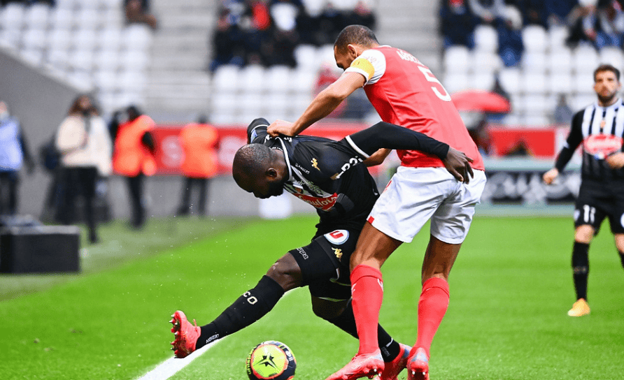 关于南特主场惨败兰斯,保级形势举步维艰的信息 关于南特主场惨败兰斯,保级形势举步维艰的信息