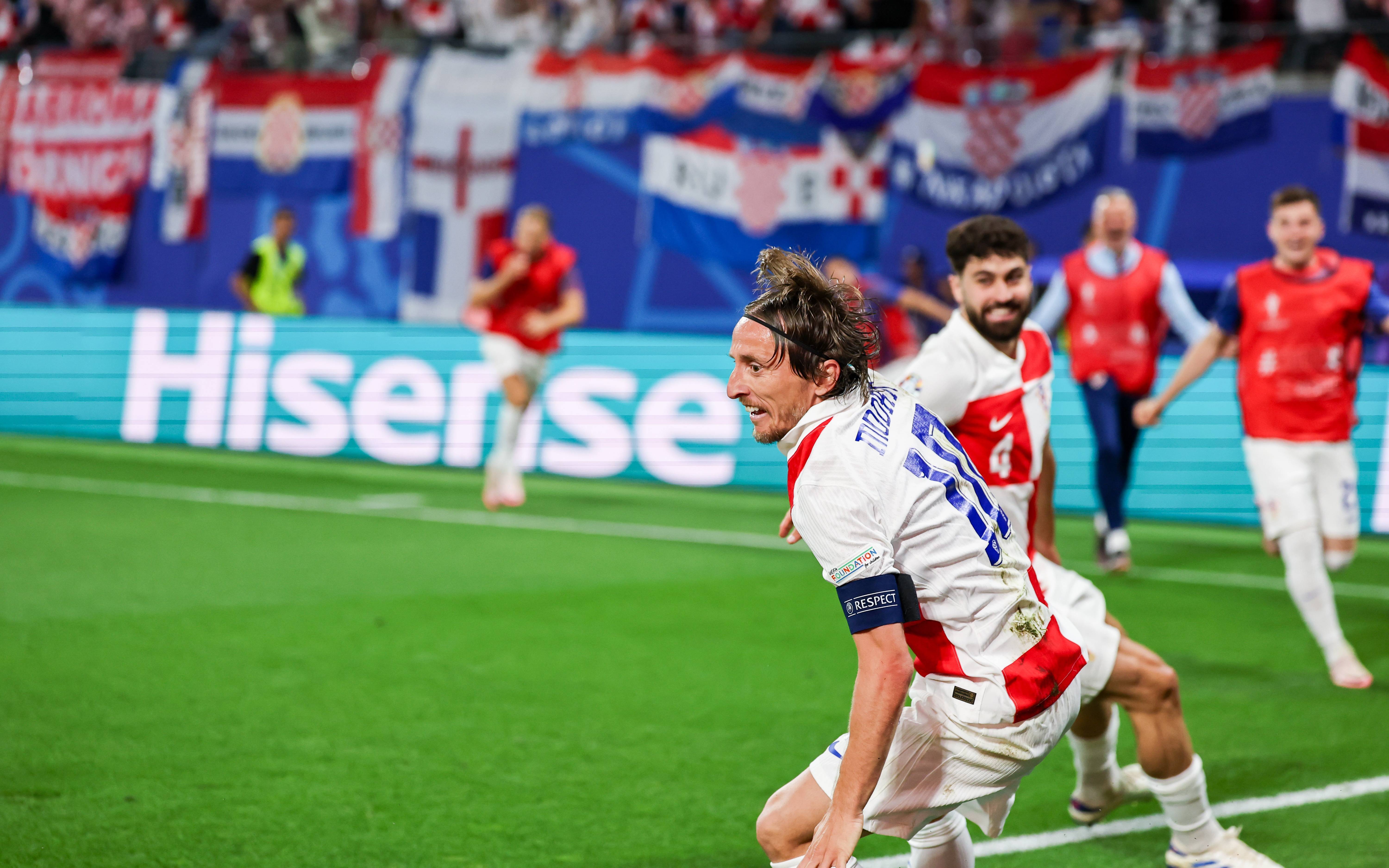 足坛传奇球员在比赛中再次刷新世界纪录的简单介绍 足坛传奇球员在比赛中再次刷新世界纪录的简单介绍