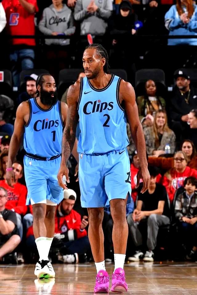 快船队大将发威，一人独得关键得分的简单介绍