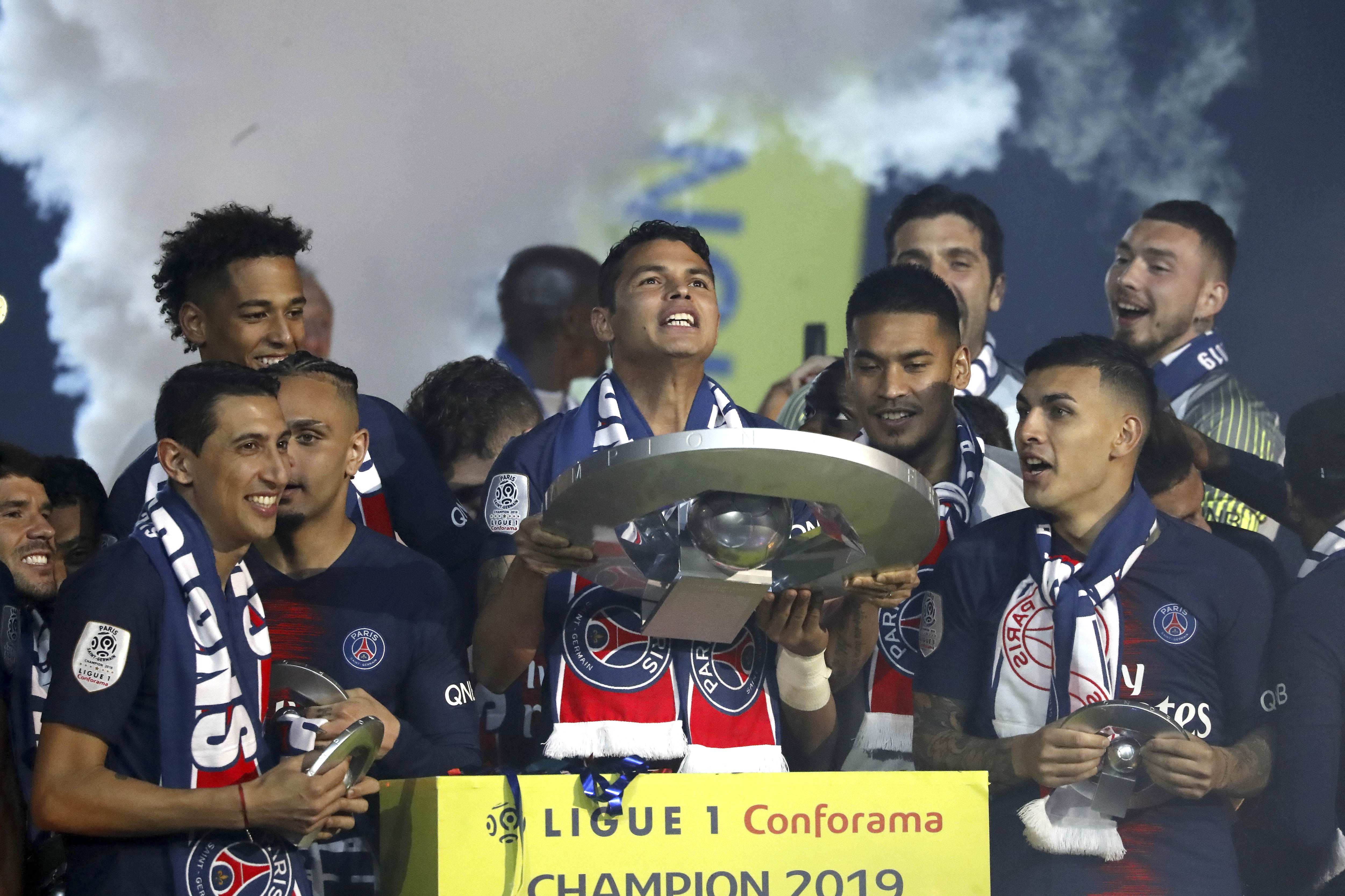 包含施卡拉队备战法甲比赛,全力以赴的词条 包含施卡拉队备战法甲比赛,全力以赴的词条