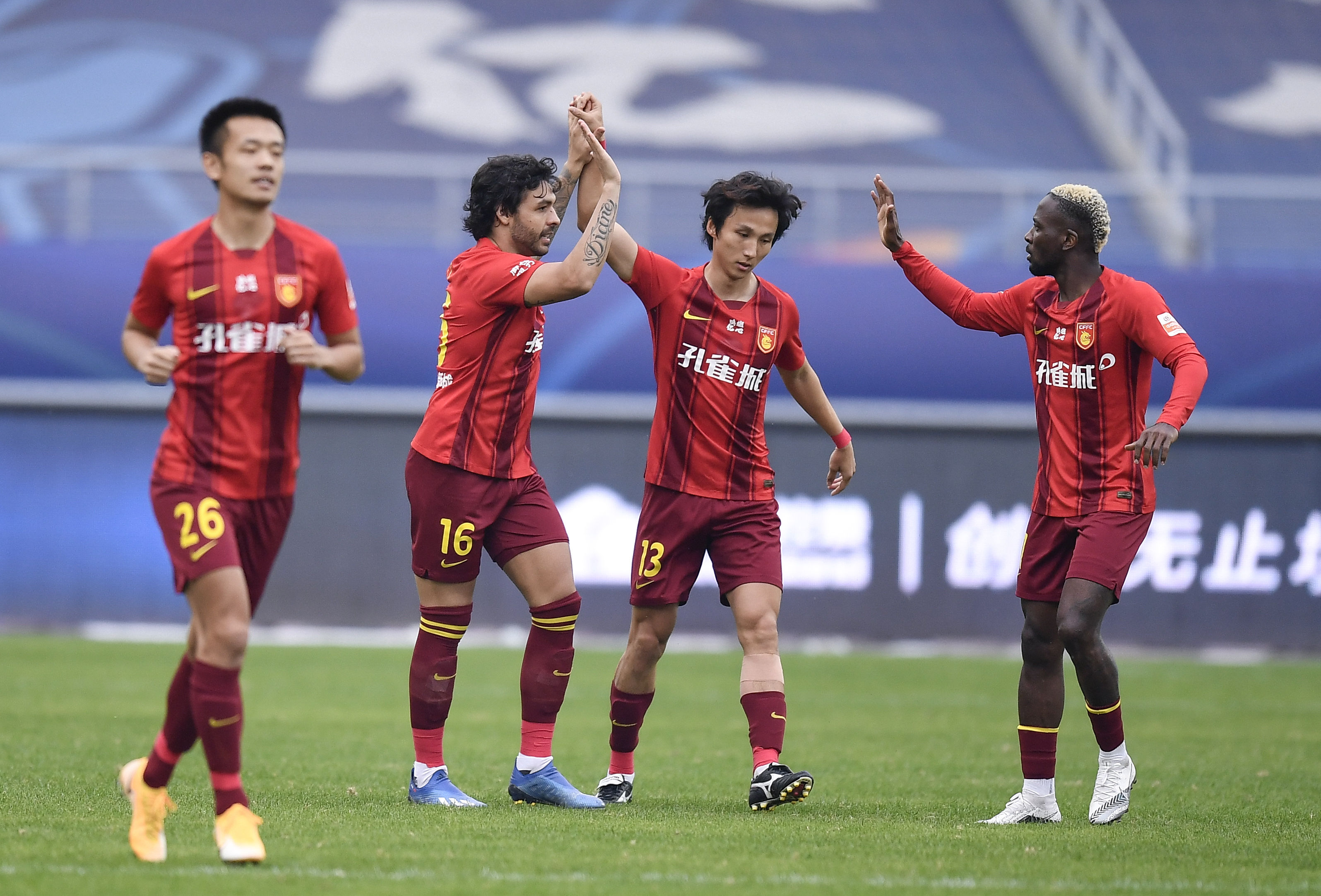 申花胜华夏幸福,强劲反击! 申花胜华夏幸福,强劲反击!