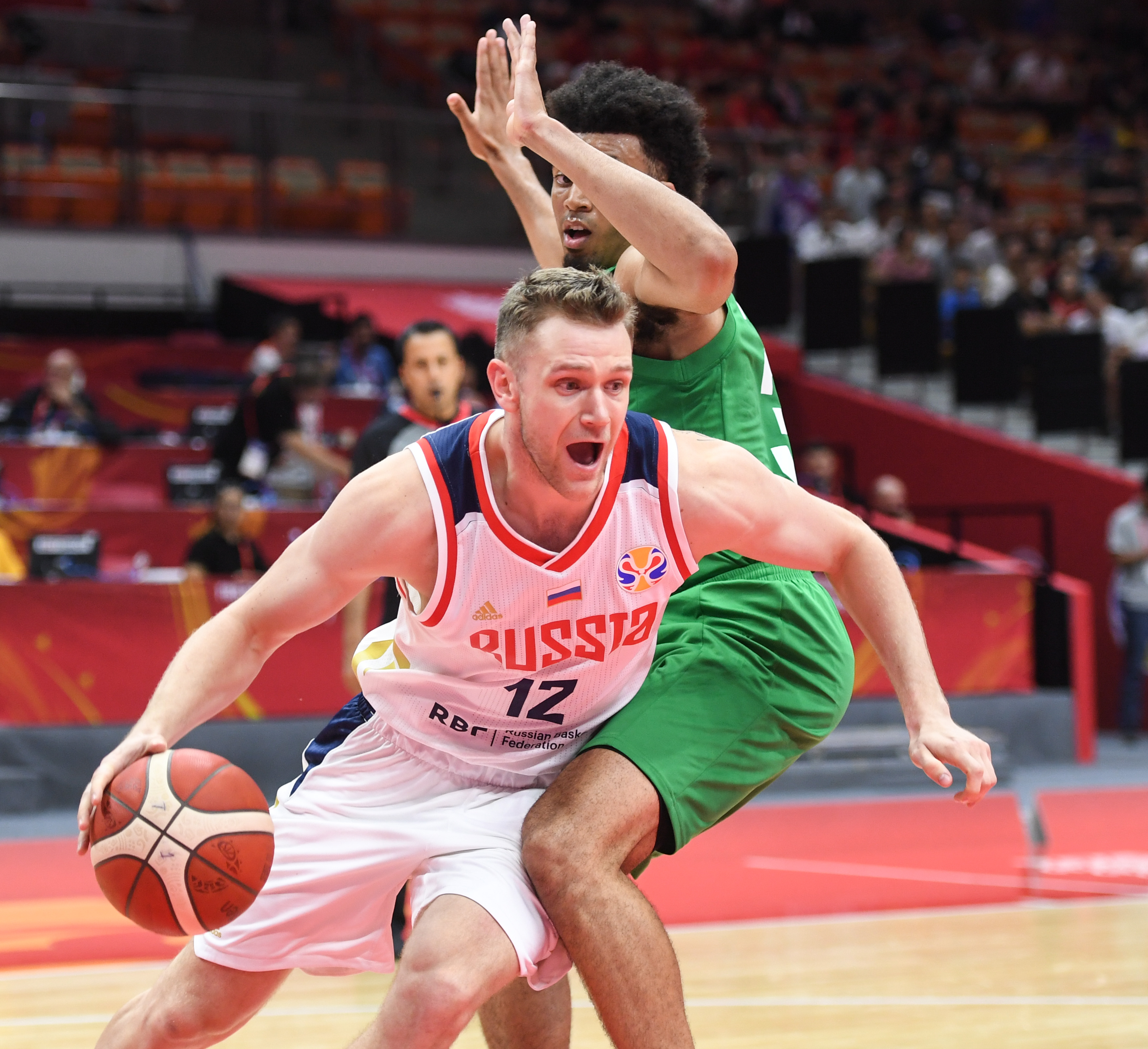 俄罗斯队在世界篮球联赛中表现出色 俄罗斯队在世界篮球联赛中表现出色