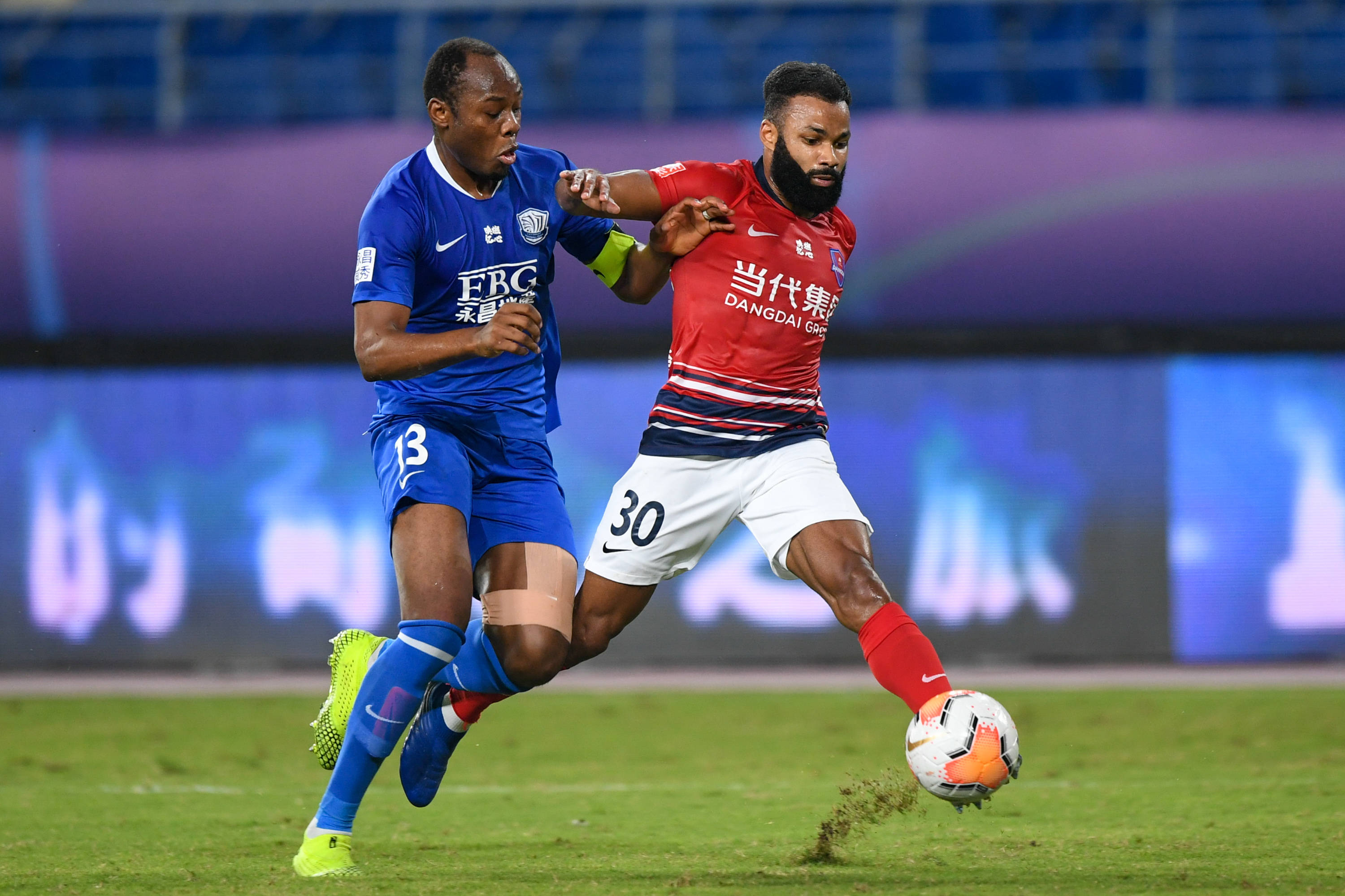 重庆力帆-险胜石家庄永昌,追平榜首积分 重庆力帆-险胜石家庄永昌,追平榜首积分