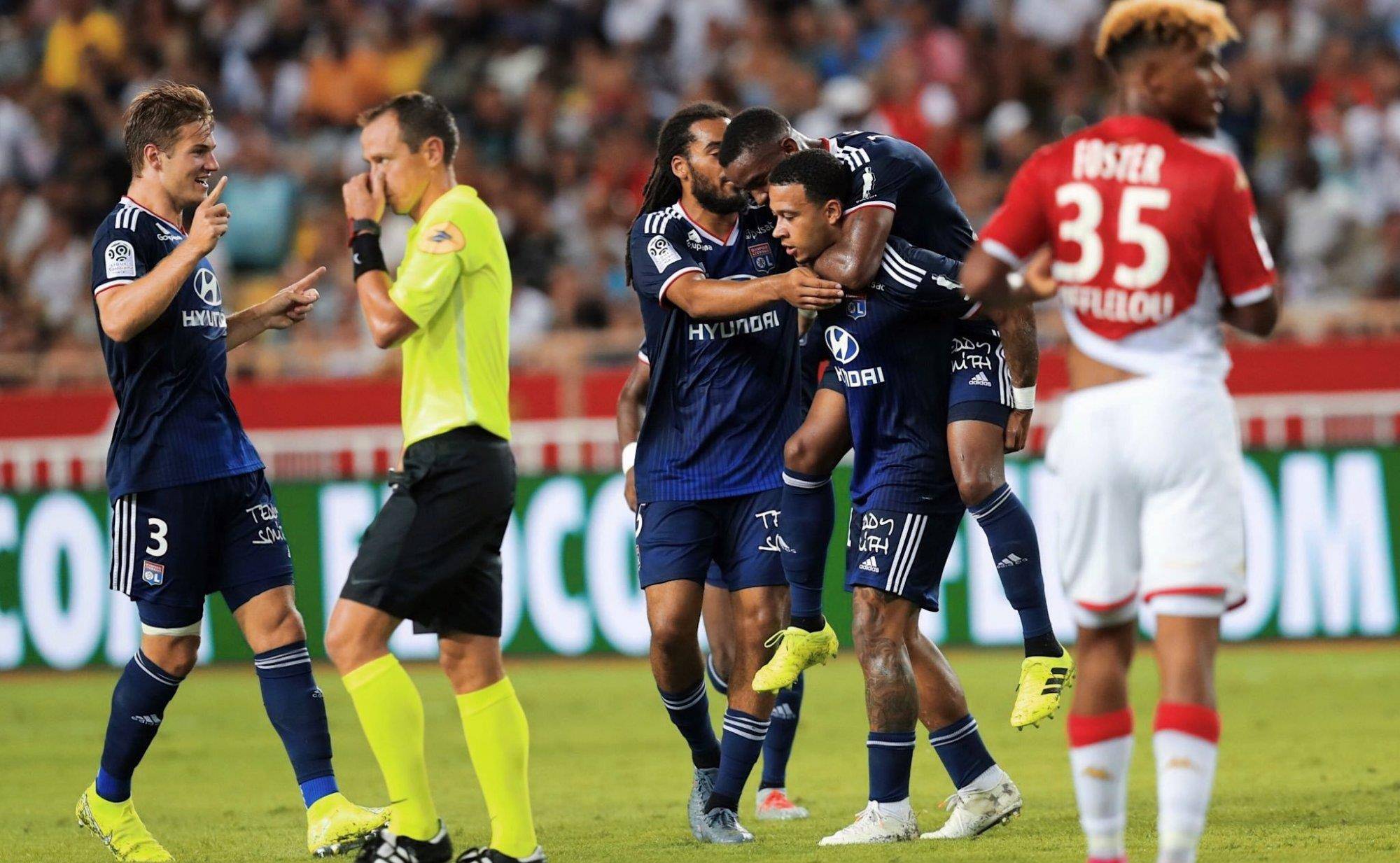 荷兰队长取得新赛季首个三双数据