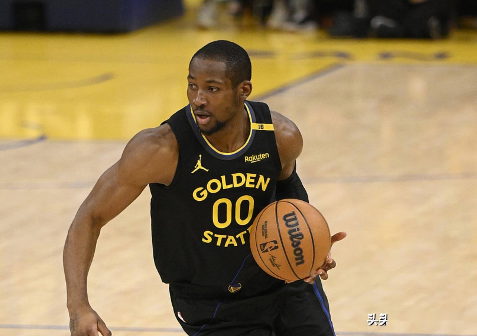 勇士队球员替补表现亮眼,成为关键先发的简单介绍 勇士队球员替补表现亮眼,成为关键先发的简单介绍