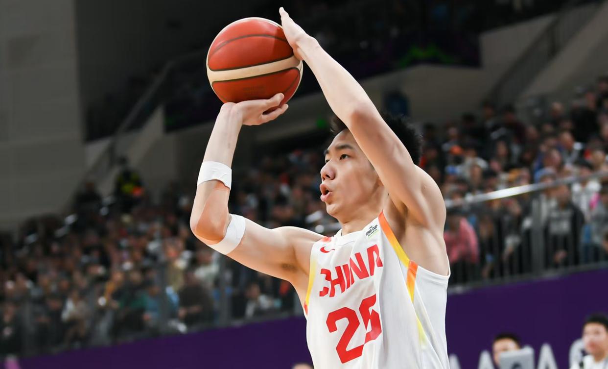 江苏男篮主场霸气赢球,球员表现出色 江苏男篮主场霸气赢球,球员表现出色