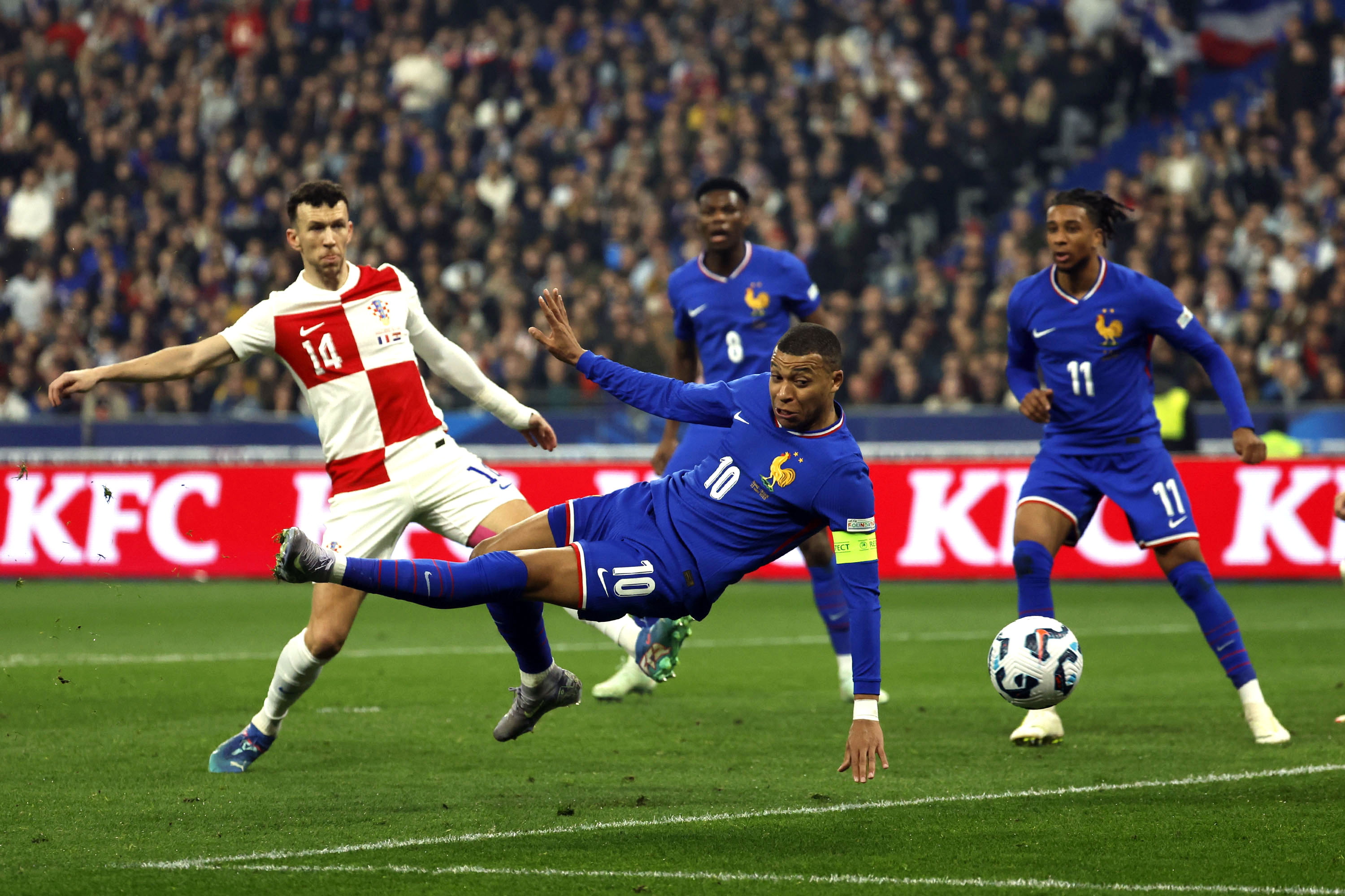 欧国联比赛擂台赛，双方实力对决