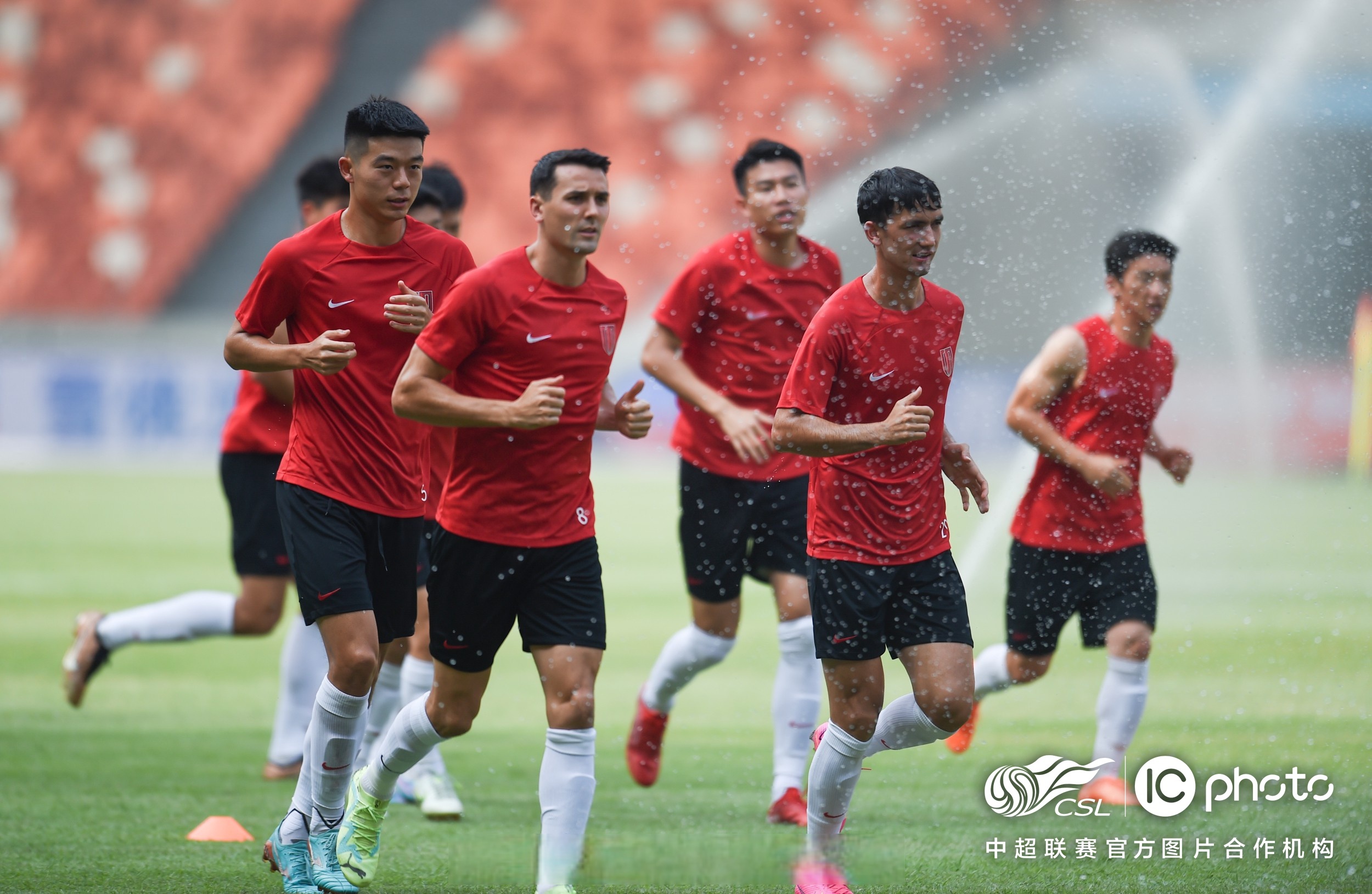 国际比赛日临近,各队备战全力以赴 国际比赛日临近,各队备战全力以赴