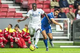 包含哈德斯菲尔德队重整军心，迎战来者挑战的词条