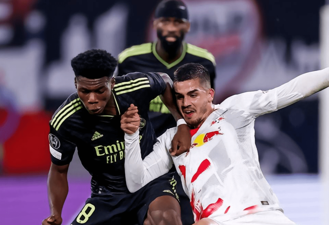 罗马大胜阿贾克斯,实现背水一战 罗马大胜阿贾克斯,实现背水一战