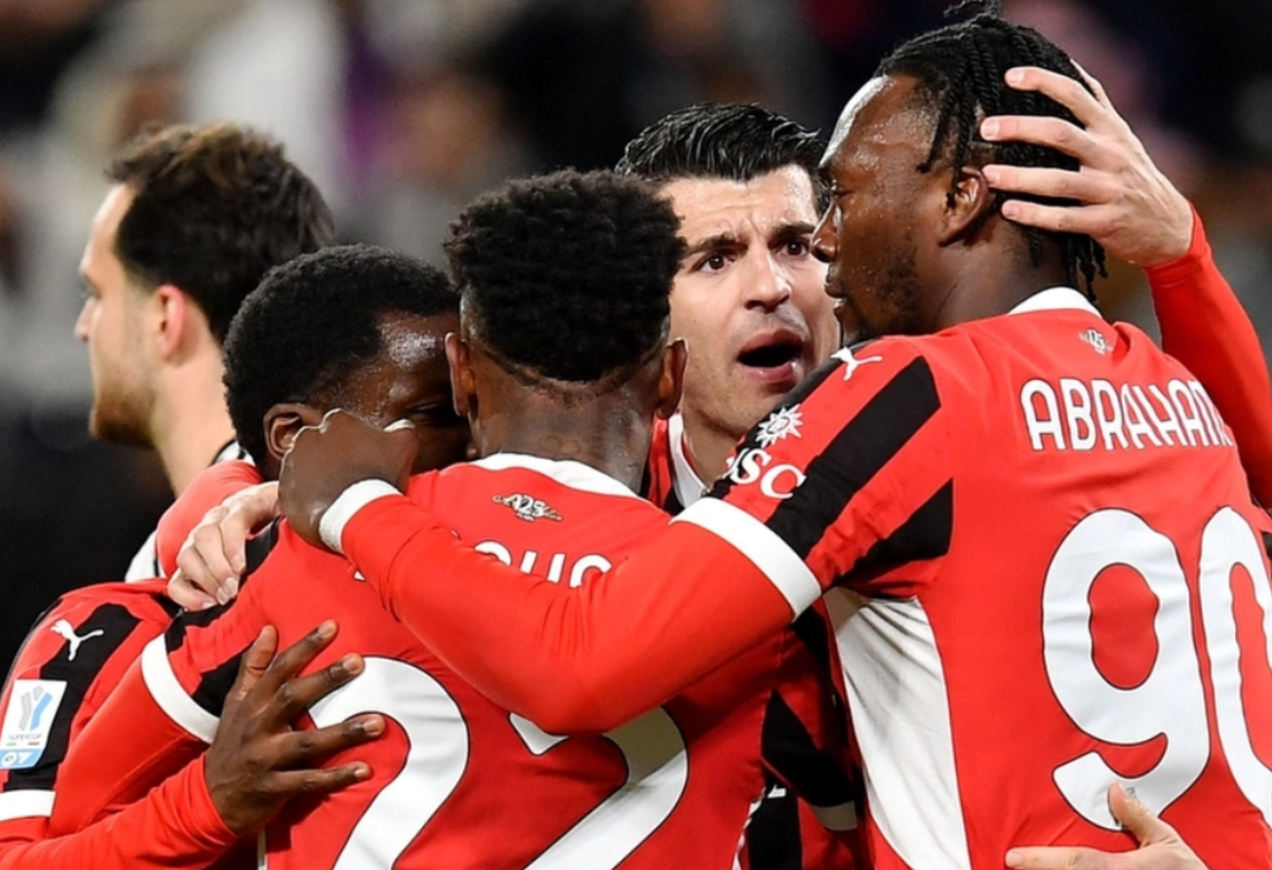 包含米兰双雄对阵尤文图斯:硬仗在即的词条 包含米兰双雄对阵尤文图斯:硬仗在即的词条