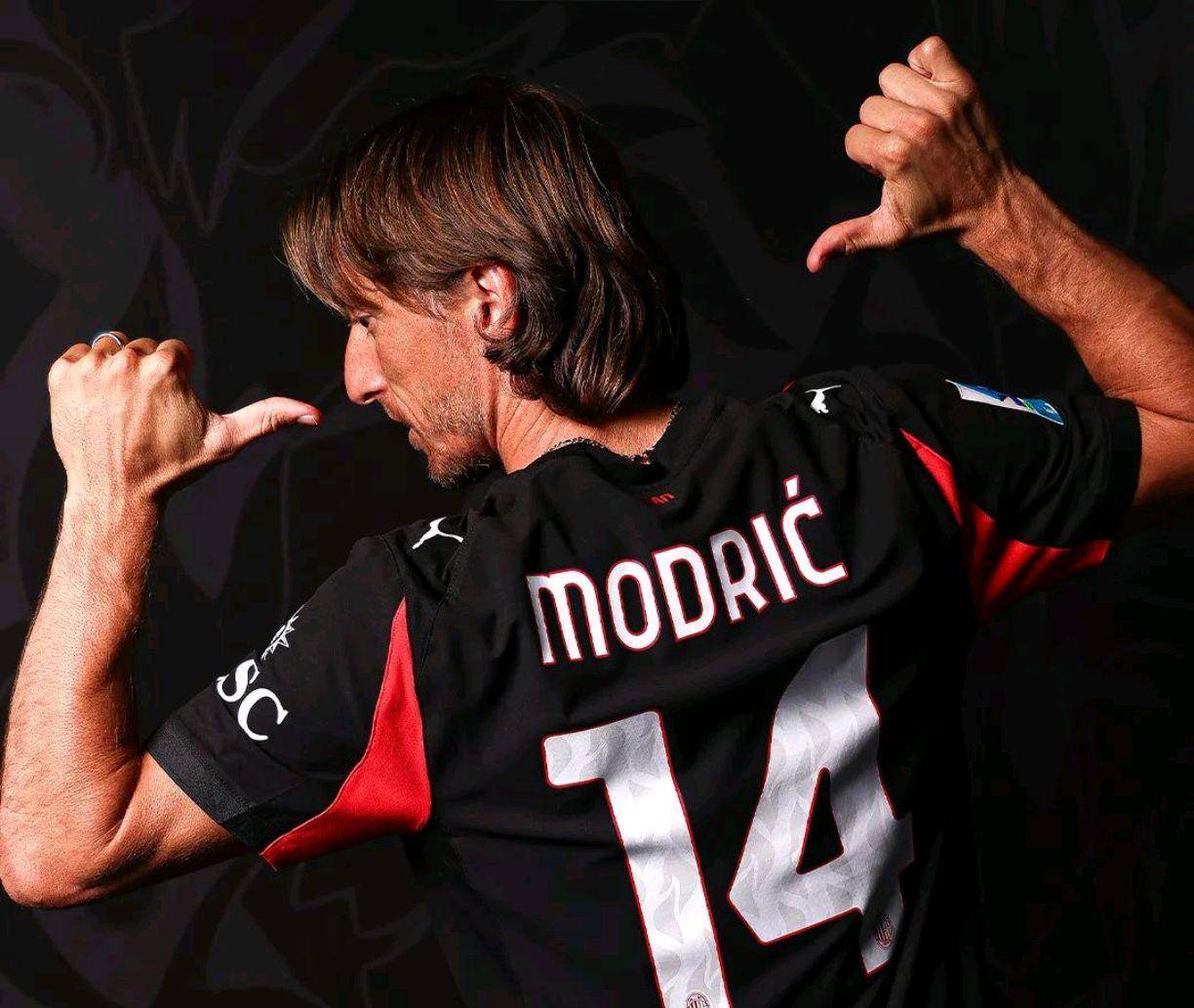 包含足球艺术展览空降意甲球场,美轮美奂展现的词条 包含足球艺术展览空降意甲球场,美轮美奂展现的词条