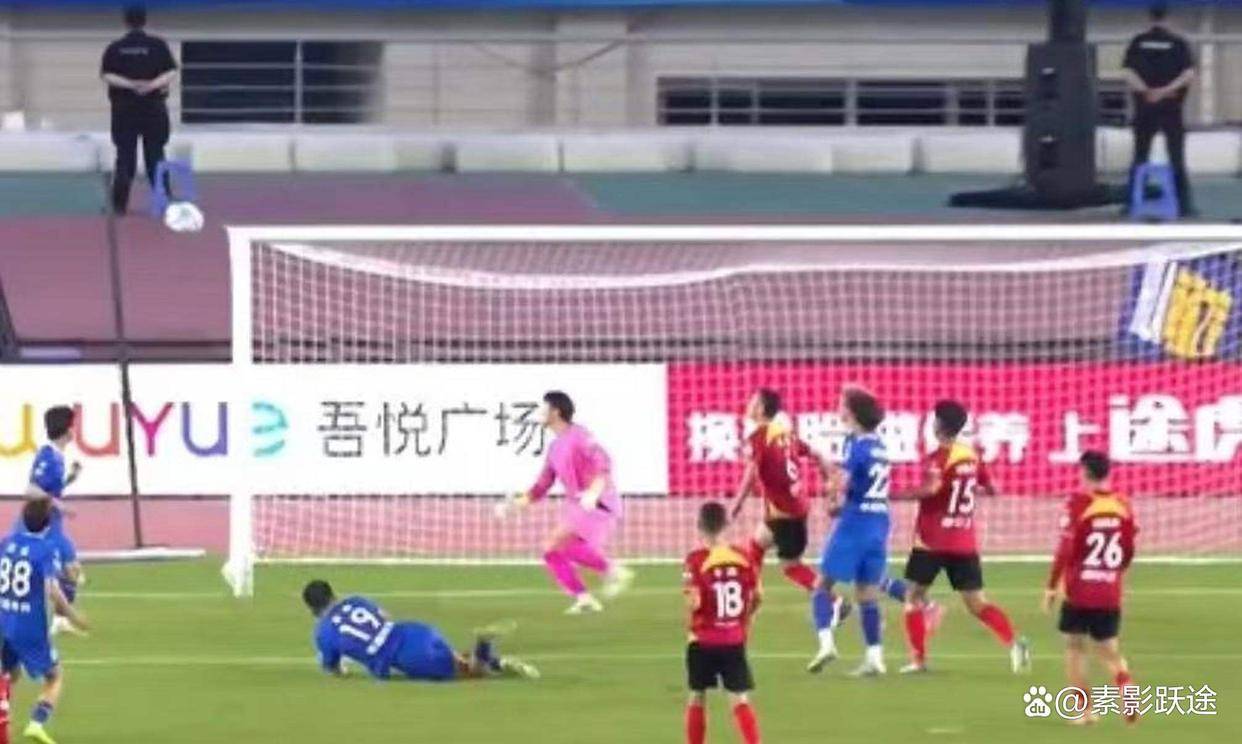 包含精彩进球集锦，球迷观赏热情高涨的词条