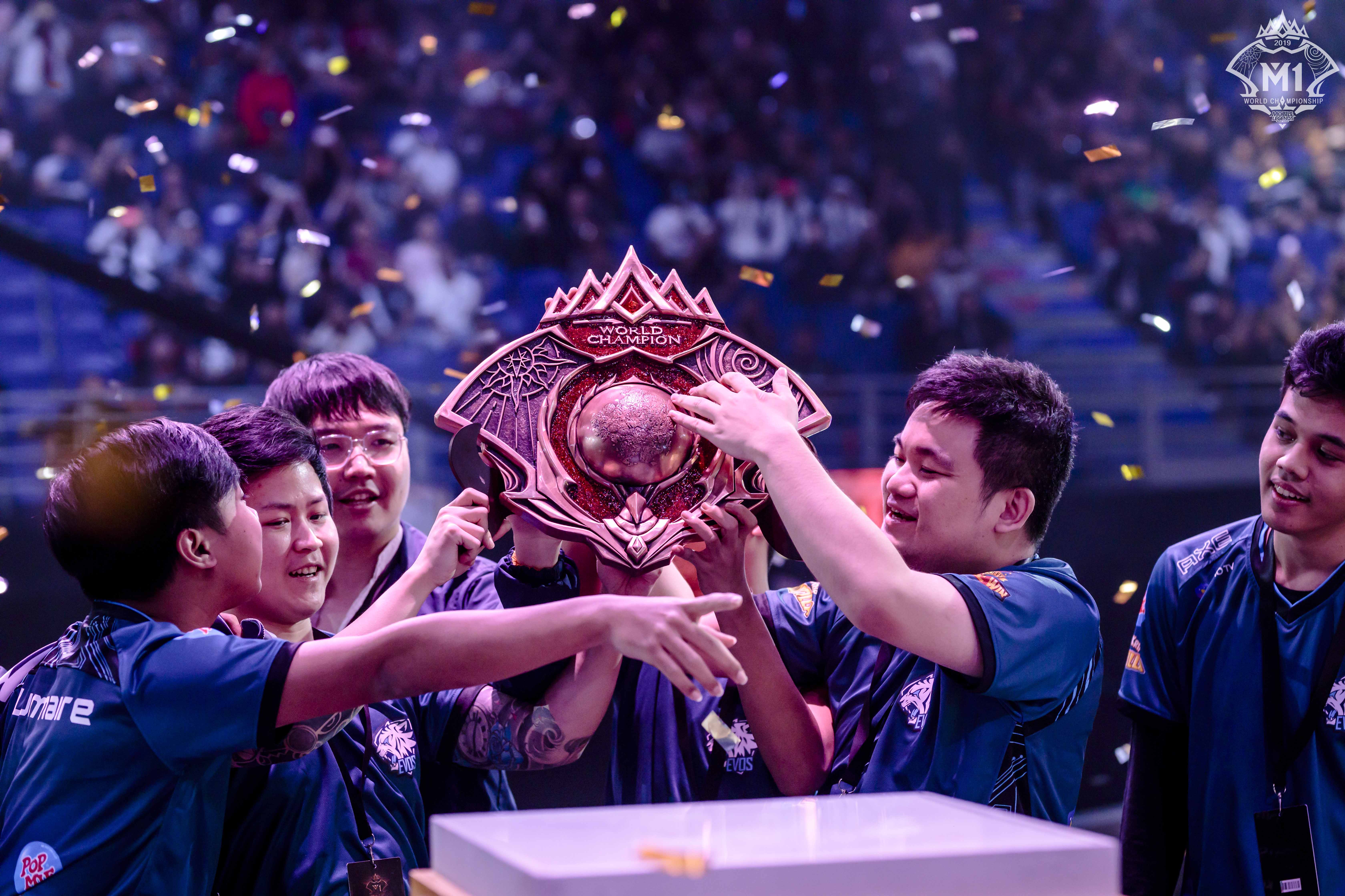 比赛中充满了激烈的对抗和角逐 比赛中充满了激烈的对抗和角逐