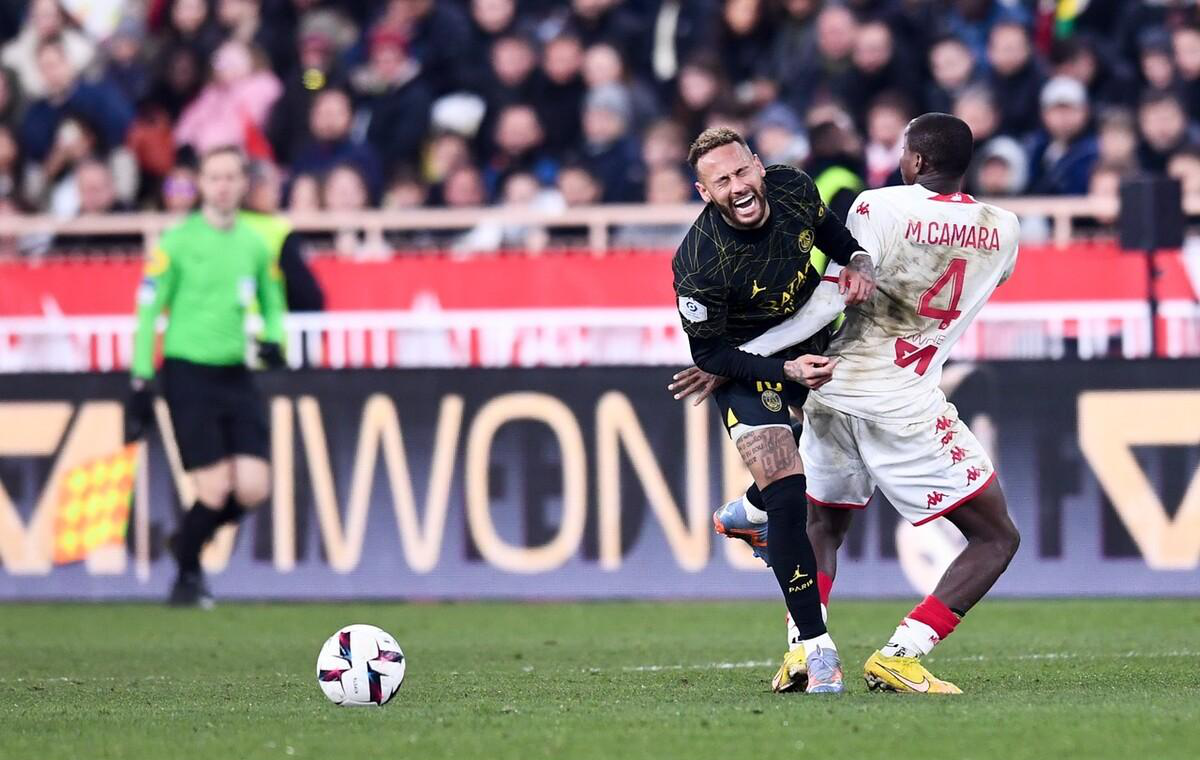 包含南特遭遇两连败，-不敌摩纳哥的词条