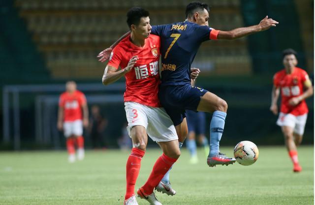 包含恒大后防表现抢眼，零封对手实现连胜的词条