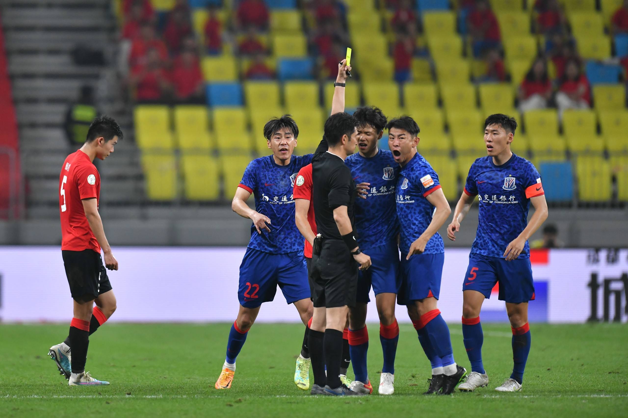 武汉卓尔球队打出火热战绩，期待更多胜利