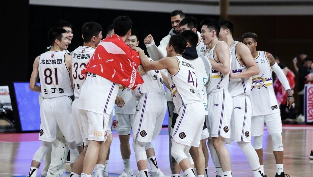 关于上海队后场组织薄弱,进攻端落后显著的信息 关于上海队后场组织薄弱,进攻端落后显著的信息