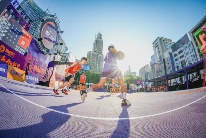 技巧与团队合作的巅峰对决,篮球场上的风云变幻的简单介绍 技巧与团队合作的巅峰对决,篮球场上的风云变幻的简单介绍