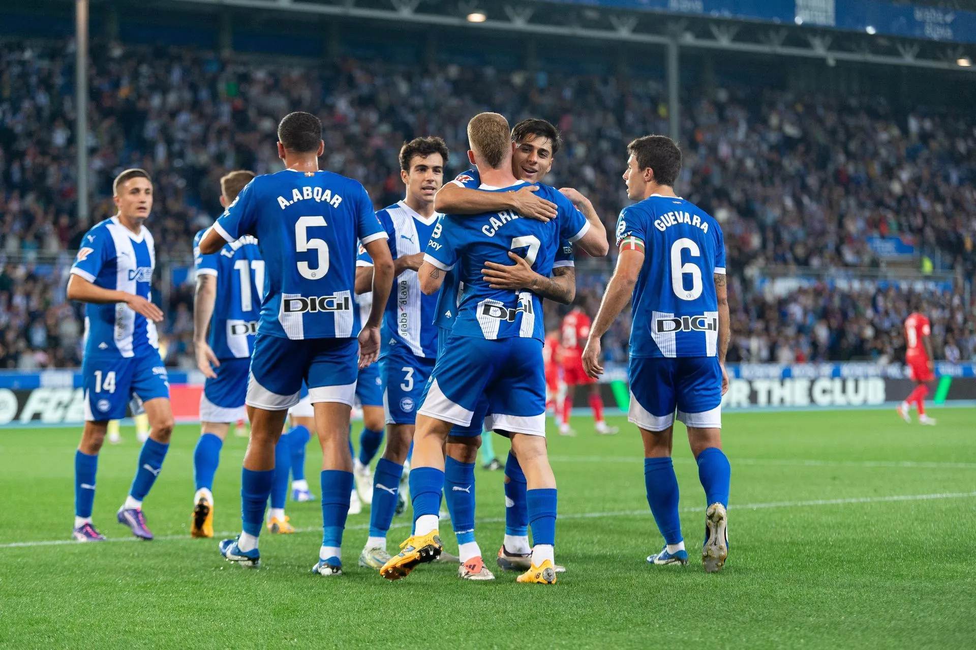 曼城轻取沃特福德,保持榜首位置不动的简单介绍 曼城轻取沃特福德,保持榜首位置不动的简单介绍