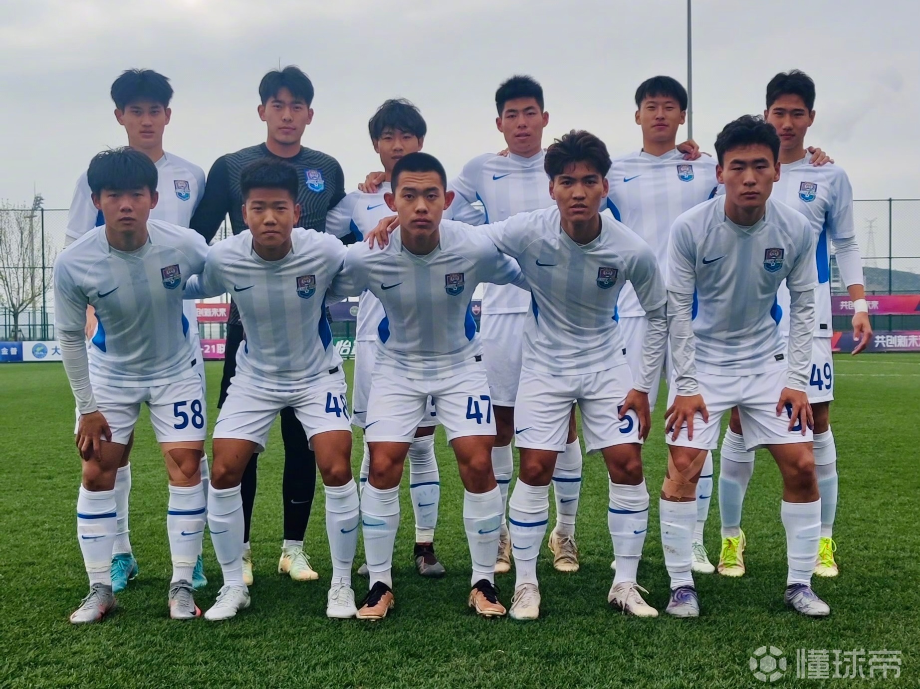 年轻球员披荆斩棘,帮助球队取得宝贵胜利 年轻球员披荆斩棘,帮助球队取得宝贵胜利