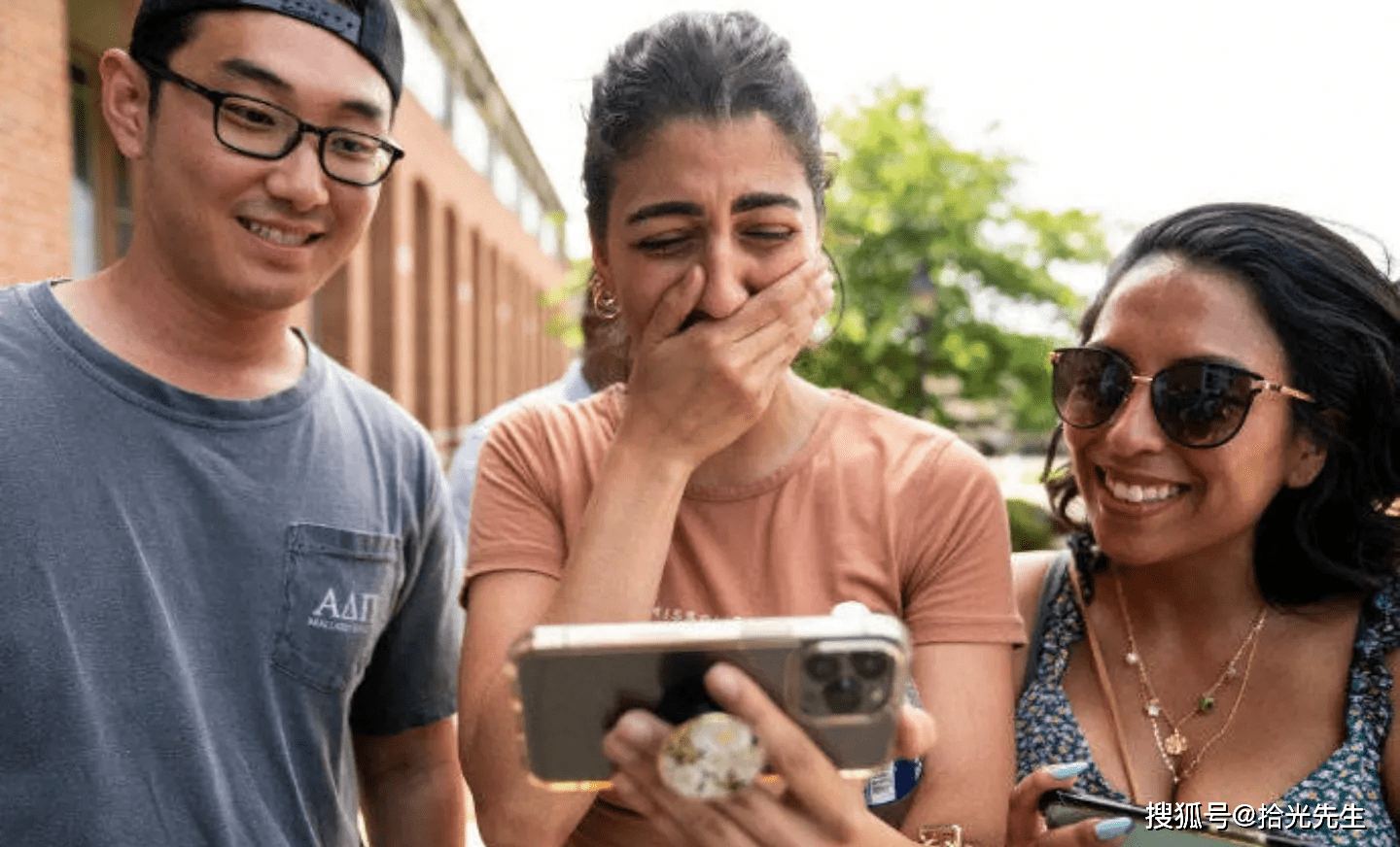 V5横扫曼城，戴资颖团战一打五强强对话淘汰赛，让粉丝疯狂欢呼的简单介绍