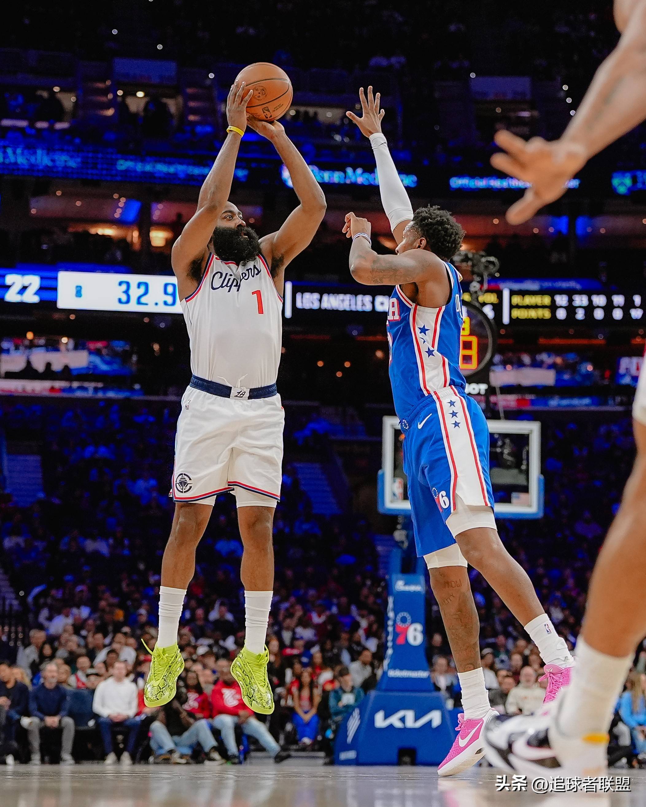 快船完胜76人，霍勒迪点燃赛场